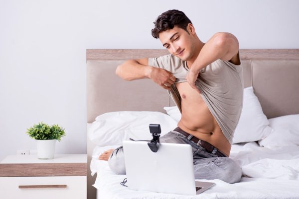 11 Gay Cams for Slutty Twinks, Jocks & Daddy Camboys [2025]